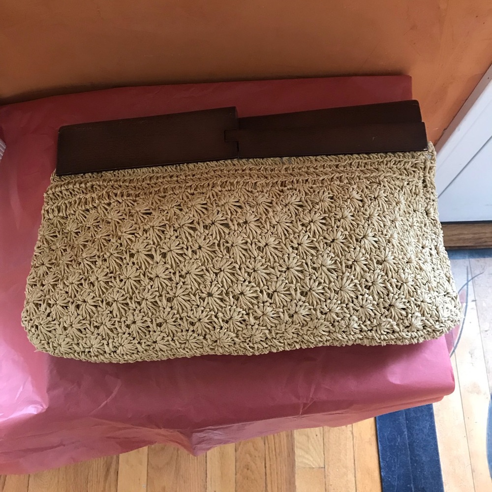 Clutch - Picture 3 of 4